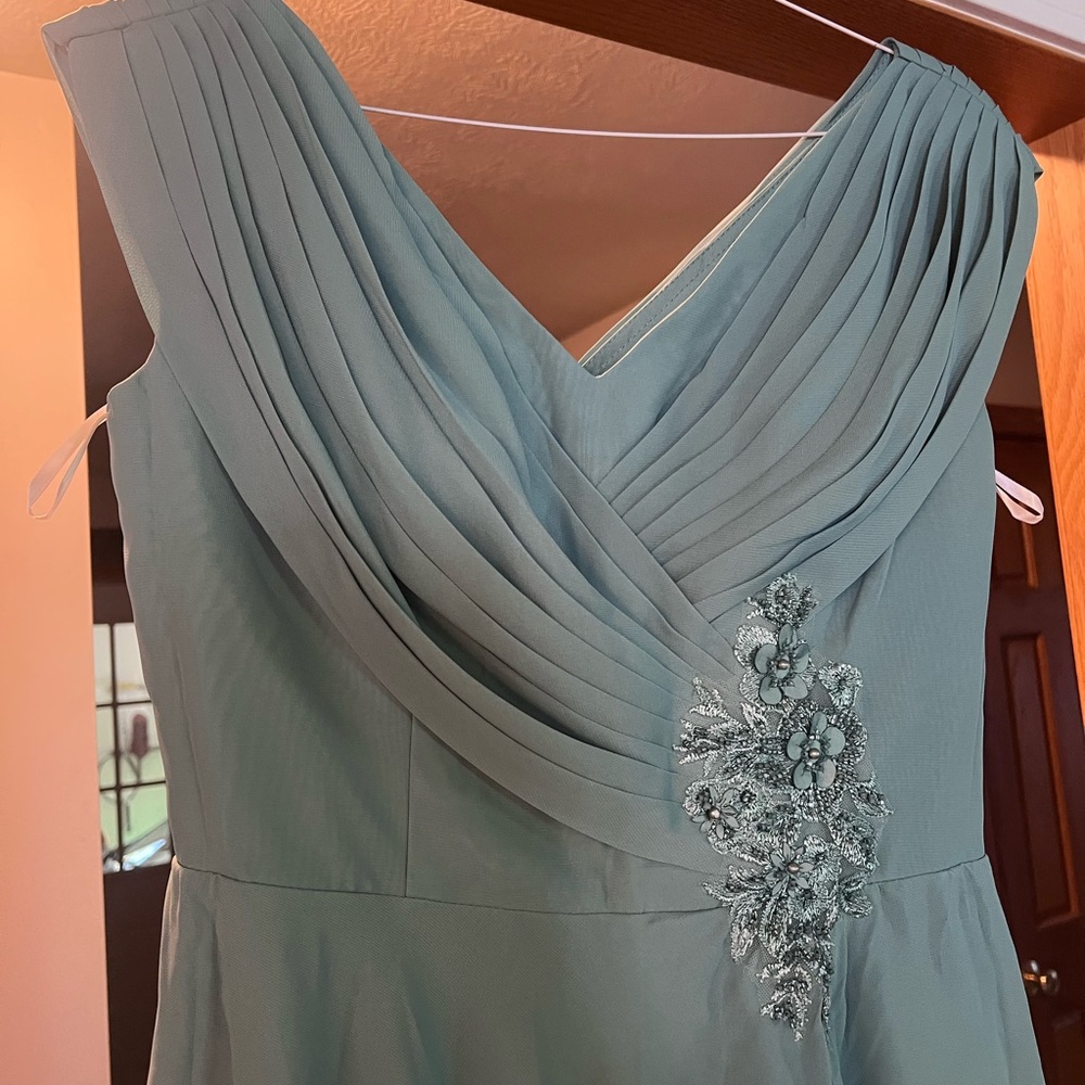 Elegant Green Evening Gown
